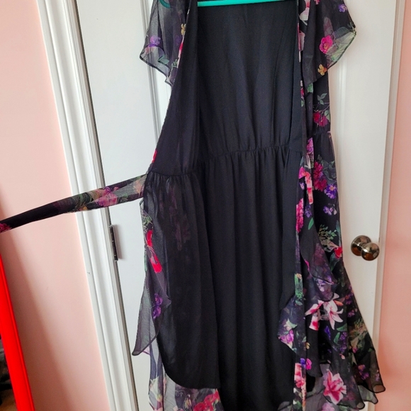 RW & co floral wrap dress! Small - Picture 6 of 7